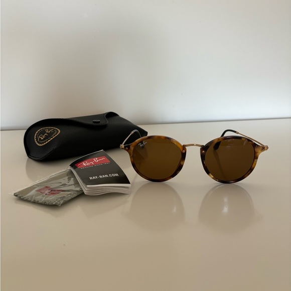 Ray Ban Round Fleck Sunglasses - Picture 1 of 6